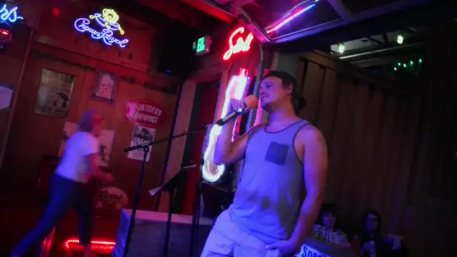 Live Sunday and Wednesday 8-12 Morrison Holiday Bar  on 06-Aug-25-20:37:30