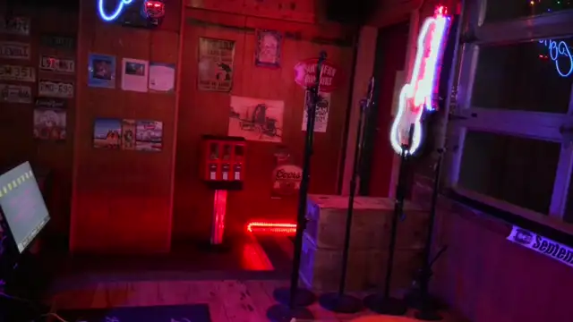 Live Sunday and Wednesday 8-12 Morrison Holiday Bar  on 14-Sep-25-20:42:26